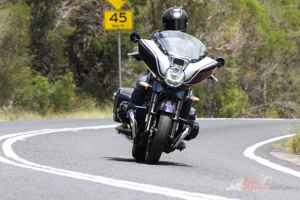 Ground clearance is reasonable for a big bagger and the R 18 B is not too bad through the twisties, so long as they are smooth. Ground clearance is reasonable for a big bagger and the R 18 B is not too bad through the twisties, so long as they are smooth.