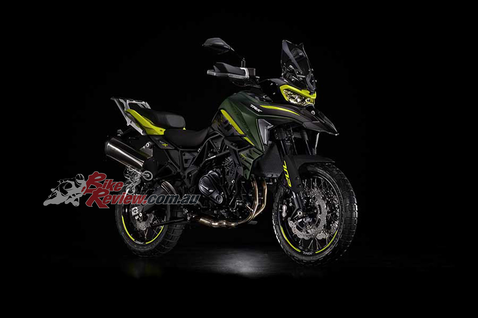 Benelli say the TRK 702 X is a pure adventure bike, as is the case with the TRK 502. The TRK 702 X features more adventure focused features over the base model.
