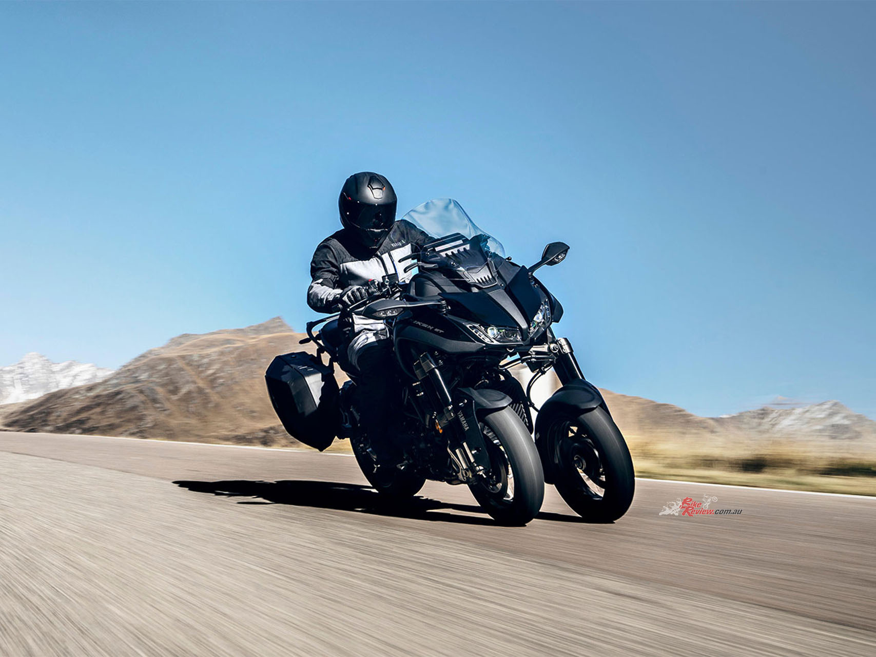 A wide range of significant refinements provide Niken GT riders with even more comfort – including a new adjustable screen and comfort seat as well as revised rear suspension.