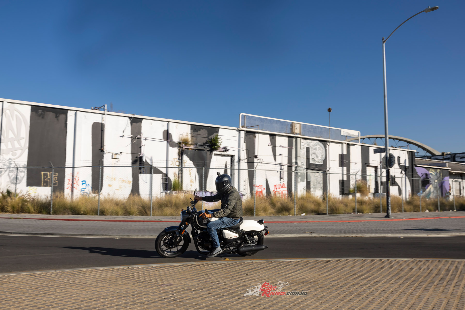 "The seating position, for me at 187cm, is very comfortable. Knee flex is close to a neat 90 degrees, the reach to the alloy handlebars is spot-on"...