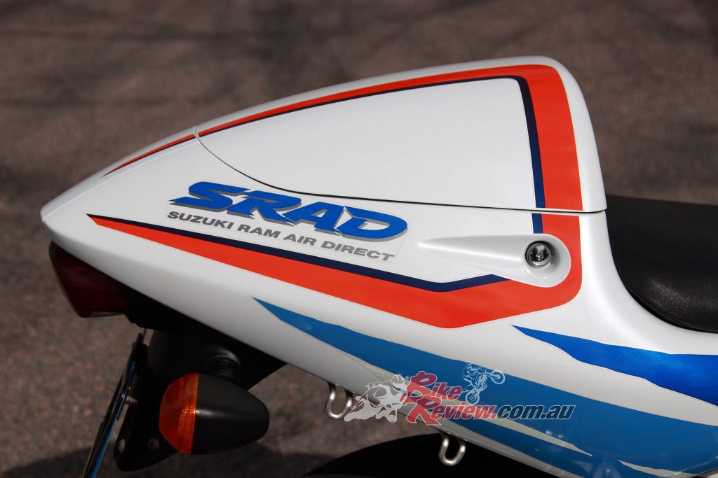 At 1400mm the GSX-R750T was shorter than the RGV500 GP bike and Kawasaki’s ZX-6R!
