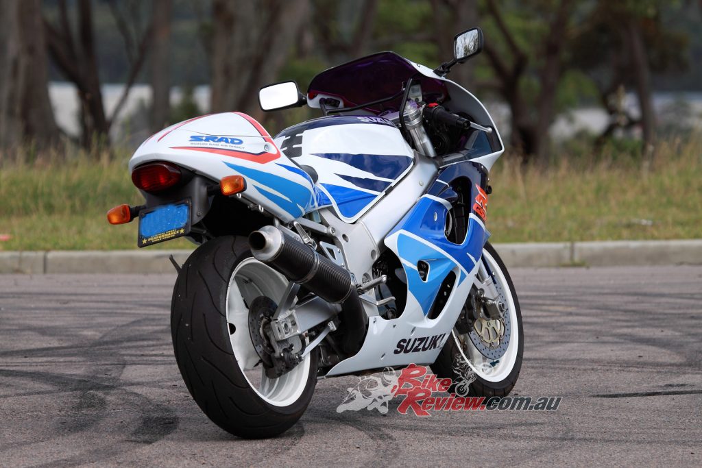 The 750T sent shockwaves through the media when it was launched. It made the ZX-7R and ZXR seem clumsy...