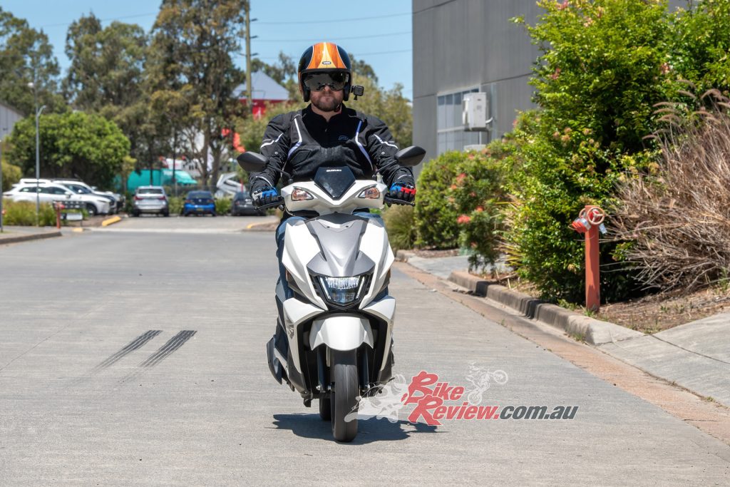 The outgoing Burgman 125 is four kilograms heavier than the new Avenis, and the Avenis is much sportier in design.