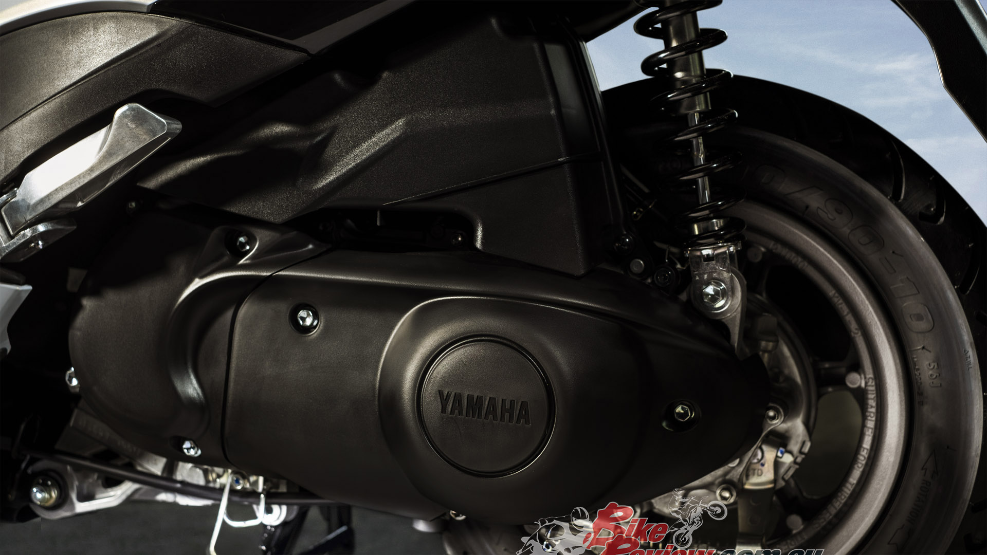 Air-cooled, four-stroke, SOHC, two-valve, 125cc, 52.4 x 57.9mm engine.