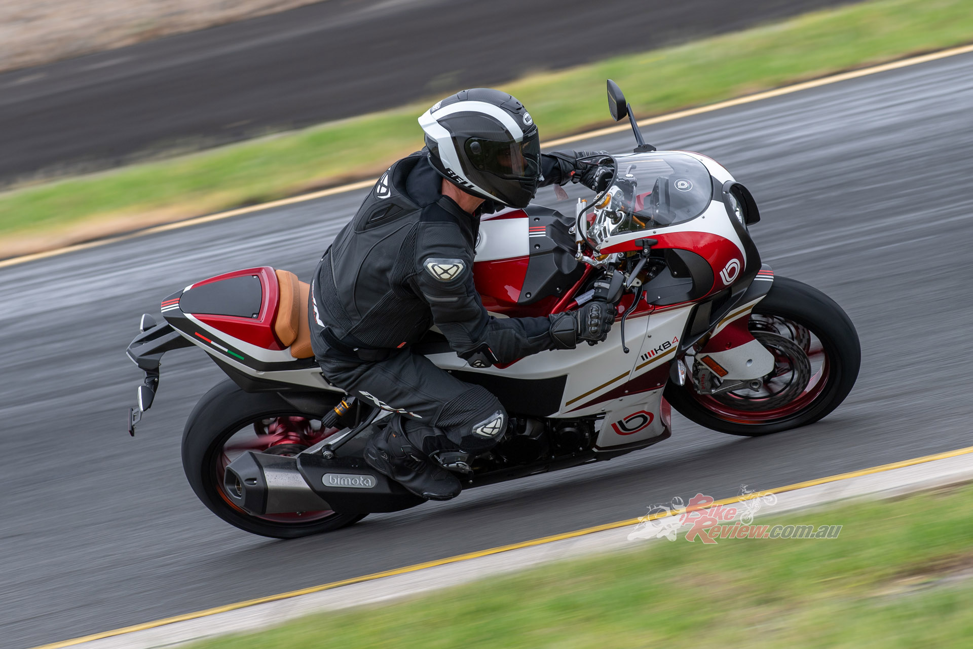 "A combination of Kawasaki’s reliability and engine design along with Bimota’s amazing creativity and quality can only be a good thing"...