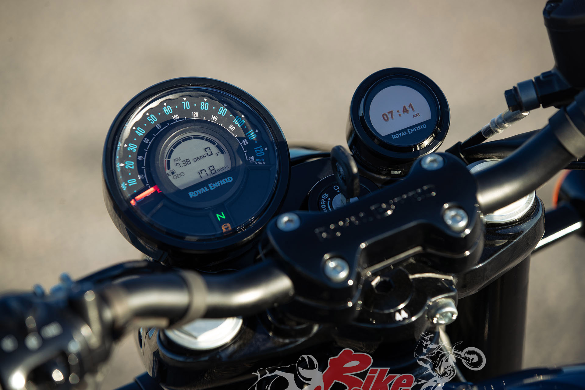 DigiAnalog dash, Tripper navigation.
