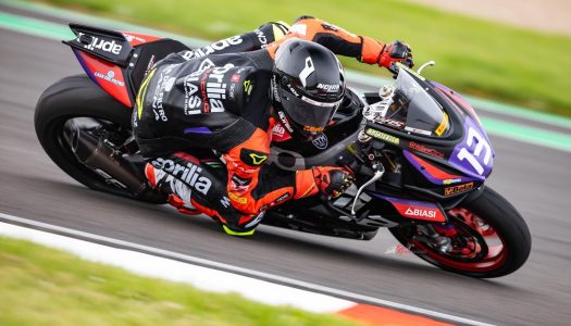 Aprilia RS660 kicking it in the BSB Pirelli Sportbike Class